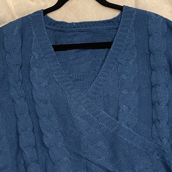 C.CLINE Blue Sweater - Size XL - Picture 3 of 5